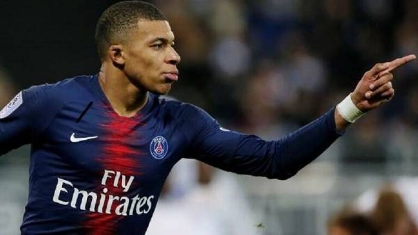 مبابي يلتحق بسان جيرمان بعد غياب شهر للإصابة