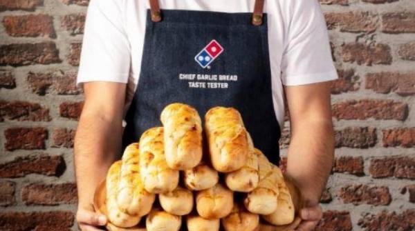 وظيفة الأحلام .. تذوق خبز مقابل 20 دولاراً في الساعة