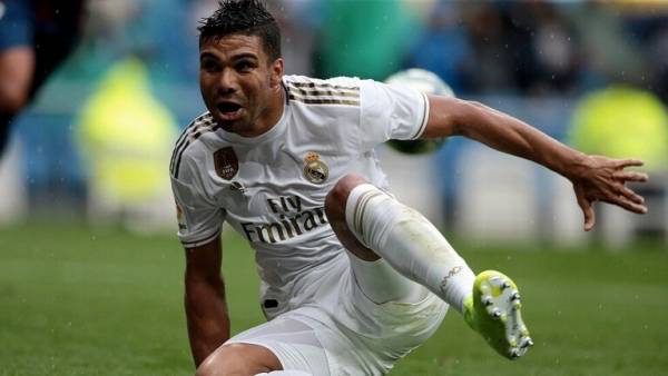 لصوص يقتحمون منزل كاسيميرو أثناء مواجهة ديربي مدريد (فيديو)