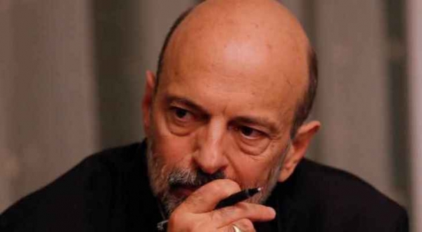 مصدر حكومي ينفي إشاعة إقالة الرزاز وتعيين الروابدة