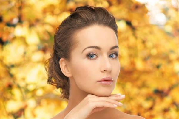 كيف نحافظ على صحة البشرة خلال الخريف؟