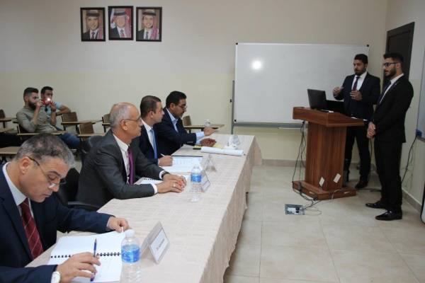 طلبة هندسة عمان العربية يصممون مشاريع تخدم الجامعة والمجتمع المحلي