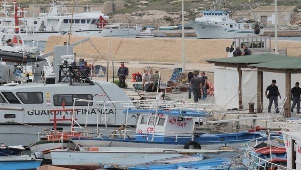 مجزرة في لامبيدوزا بعد وفاة (4) مهاجرين وفقدان آخرين بعد غرق قارب قبالة سواحل الجزيرة