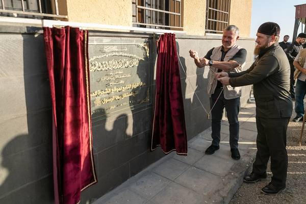 الملك يفتتح بحضور الرئيس الشيشاني مركز الزوار في موقع الشجرة المباركة في الصفاوي