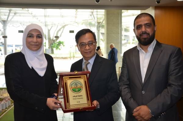 جامعة الزرقاء تشارك في المؤتمر الدولي للرياضيات التطبيقة والعلوم في سنغافورة