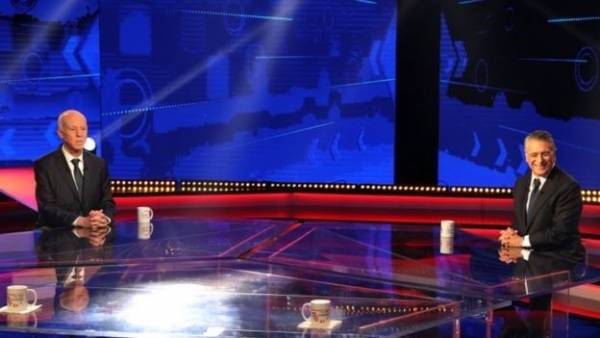 تونس : الناخبون يدلون بأصواتهم في جولة الإعادة الحاسمة في الانتخابات الرئاسية