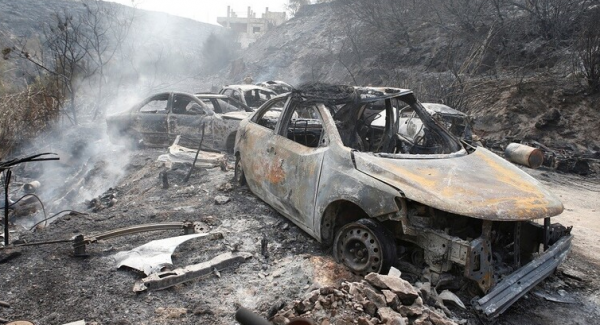 أمطار غزيرة تساهم بوقف تمدد الحرائق في جبل لبنان