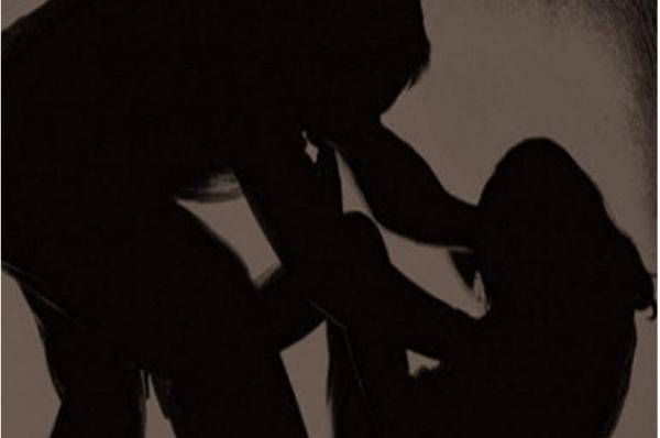 الأب الذئب.. قتل ابنته صعقًا بالكهرباء بعد اغتصابها