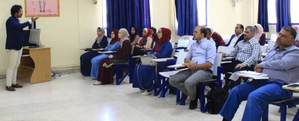 جامعة الزرقاء تقيم ورشة عمل للتدريب على استخدام قواعد البيانات الإلكترونية
