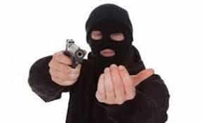 مواطن يناشد مدير الامن العام بعد تعرضه للسرقة والتهديد بالسلاح