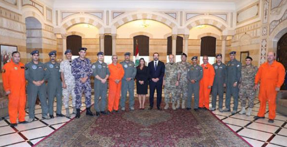 سعد الحريري يستقبل طاقم الطائرات الاردنية