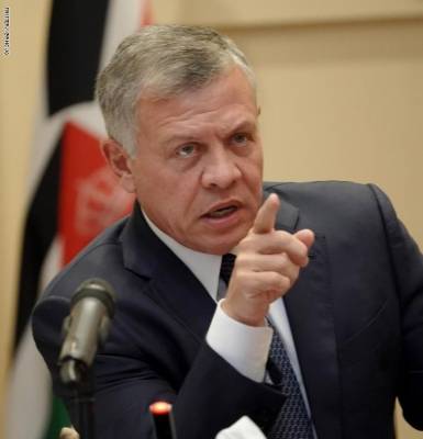 الملك يأمر الحكومة بالعمل على تحسين الواقع المعيشي للمتقاعدين العسكريين