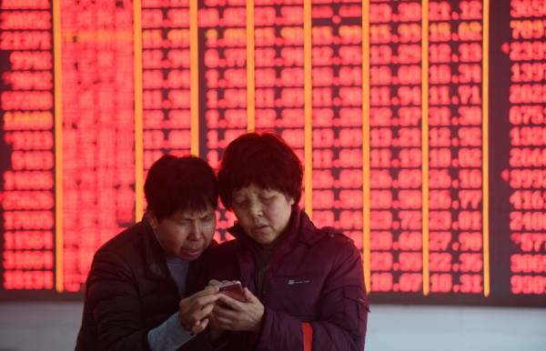 «نسير نياماً نحو تلك الكارثة».. خبير بريطاني يُحذر من اتجاه الاقتصاد العالمي نحو «فوضى مدمرة»