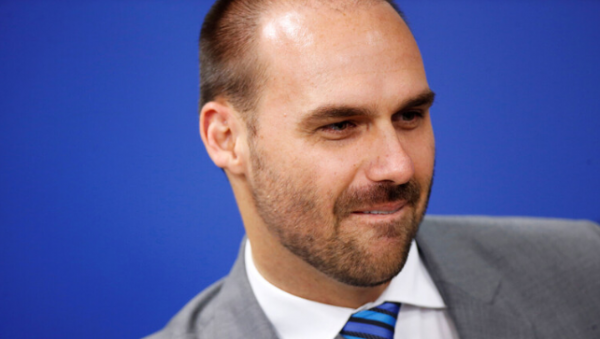 ابن الرئيس البرازيلي يتخلى عن فكرة تعيينه سفيرا لبلاده