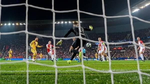 ميسي يقود برشلونة للفوز على سلافيا براغ في دوري الأبطال