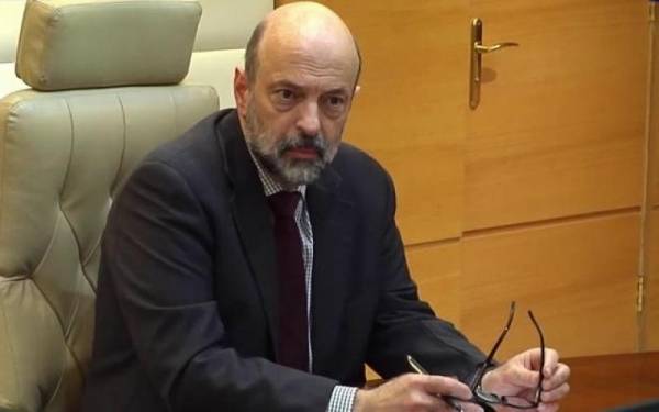 السمهوري : الحكومة لم تفي بوعودها وعليها ان تتعظ من لبنان !!