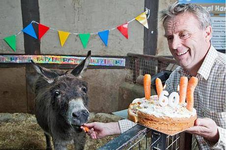 الاحتفال بعيد ميلاد أكبر حمار بالعالم