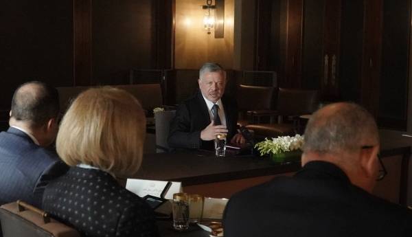 الملك يواصل مشاركته في ورشات عمل نقاشية لدفع الاقتصاد وتحسين أوضاع المواطنين المعيشية