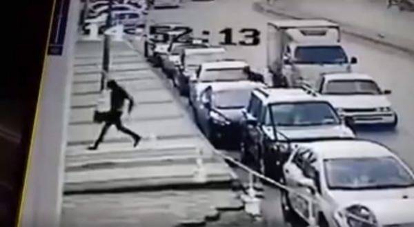 المتورط الثاني بقضية سلب احد البنوك يسلم نفسه