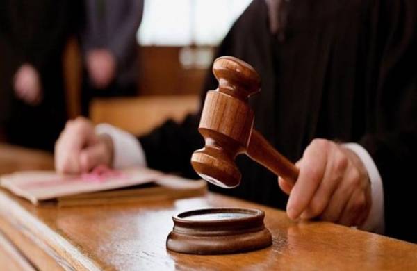 فضيحة .. قاضٍ بالمحكمة العامة في مكة يمارس الجنس مع النساء!