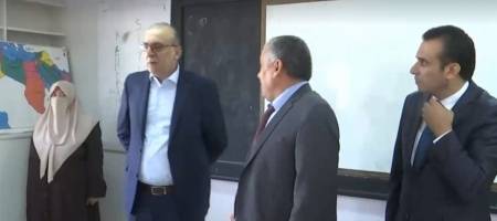 أبو يامين يشارك في الطابور الصباحي