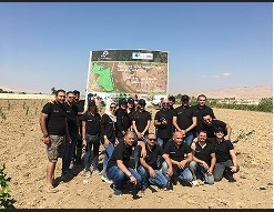 موظفي بنك ABC الأردن يشاركون في زراعه الأشجار المثمرة ضمن برنامج القافلة الخضراء