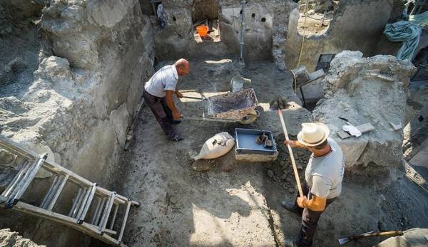 خزنة غامضة في بومبي تكشف أسرار جريمة عمرها 2000 عام