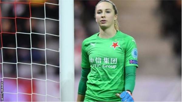 شاهد بالفيديو ...حارسة المرمى التي حظيت بأكثر من 76 مليون مشاهدة على يوتيوب