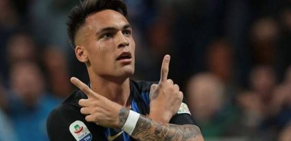 لاوتارو مارتينيز البديل الأمثل لسواريز في برشلونة.. ما الأسباب؟