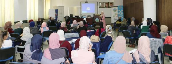 جامعة الزرقاء تعقد ورشة توعية للكشف المبكر عن سرطان الثدي