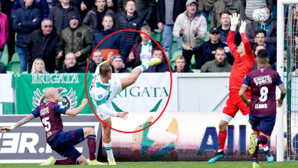 بالفيديو.. هدف على طريقة الفنون القتالية