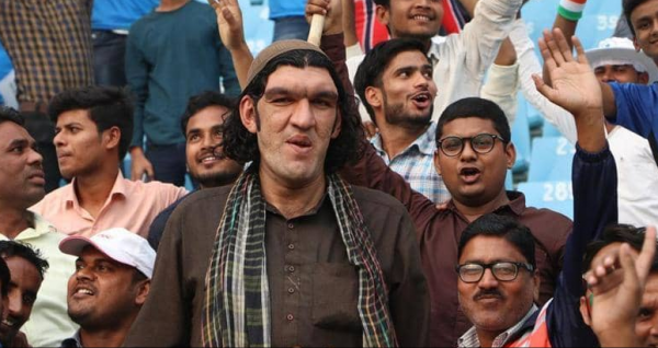 شير خان بورطة .. الفنادق تغلق أبوابها أمام رجل المترين ونصف لهذا السبب؟