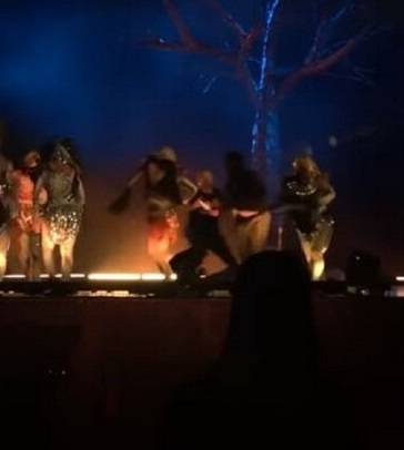 مجهول يهاجم عرضا مسرحيا بالرياض بسكين ويصيب 3 أشخاص