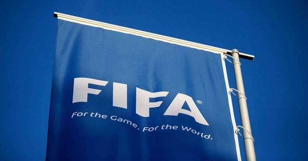 الفيفا يوقف 3 مسؤولين سابقين في اتحاد أمريكا مدى الحياة