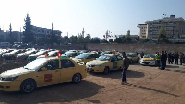 سائقو التكسي الأصفر يعتصمون أمام النواب