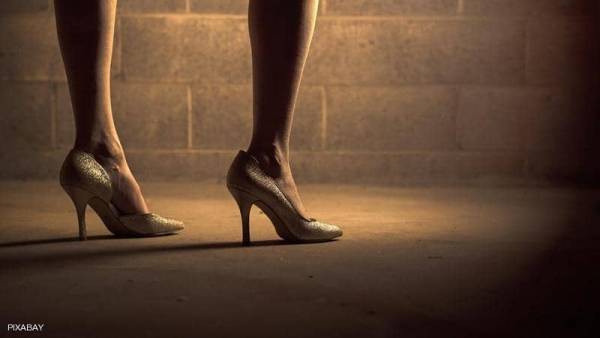 تحذير من الكعب العالي في دبي