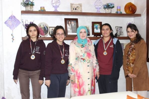 مدارس النظم الحديثة  بنات تحتل المركز الثالث مرتين في مسابقة المترجم الصغير