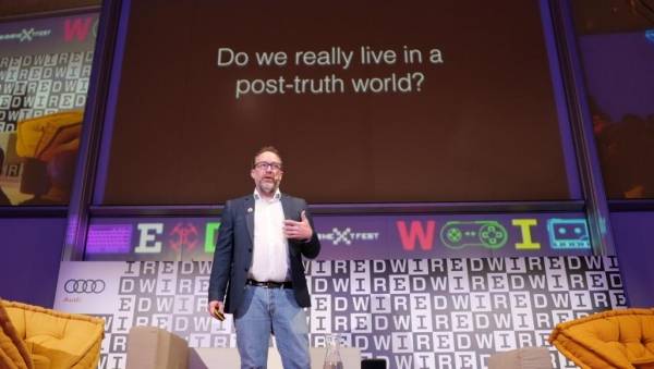 لمواجهة الأخبار المزيفة.. مؤسس ويكيبيديا يطلق شبكة اجتماعية منافسة لفيسبوك وتويتر