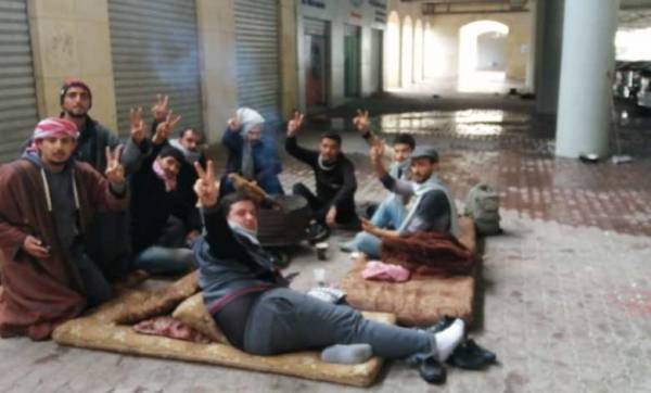 العاطلين عن العمل بين الحياة والموت .. والحكومة غايبة طوشة
