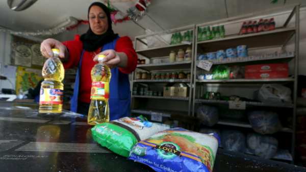 مصر تخفض أسعار بعض السلع التموينية