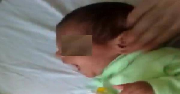 الافراج عن الام  الي ضربت طفلتها الرضيعة بوحشية في الزرقاء