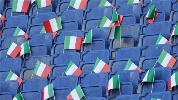 نادي إيطالي يقيل مدربه بسبب الفوز 270 .