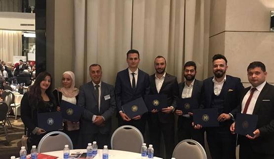 منح لدراسة شهادة CMA لعشرة من طلبة جامعة الشرق الأوسط