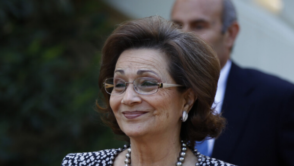 الكشف عن سبب دخول سوزان مبارك العناية المركزة.. والأطباء يمنعون عنها الزيارة