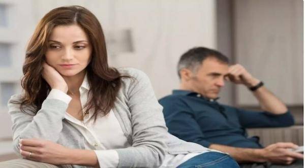 دراسة: زيادة دخل المرأة يشكل خطراً على صحة الزوج