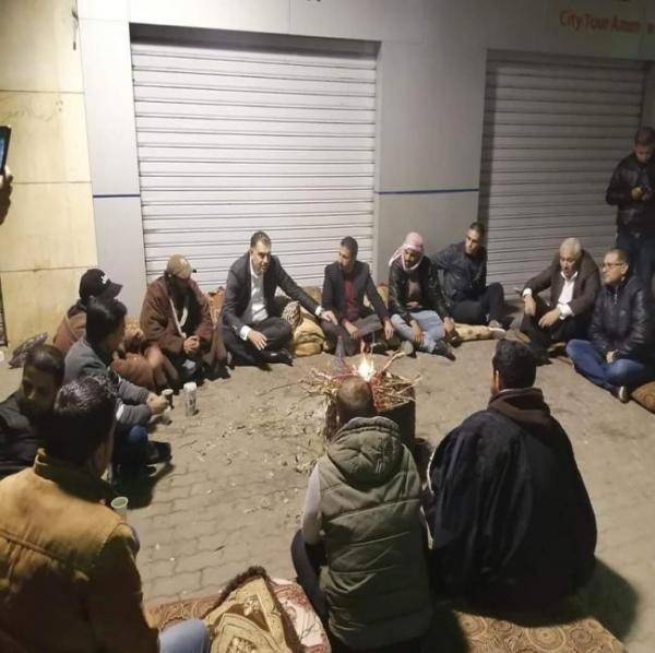 المتعطلون المعتصمون في محيط الديوان الملكي يفضون اعتصامهم