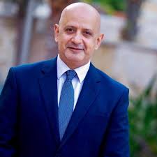 خليل الحاج توفيق يكتب :  صناعة النفاق وخيانة الرفاق 