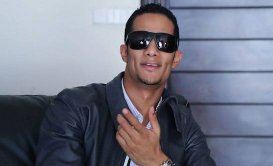 بعد رونالدينيو.. محمد رمضان يشتري مرسيدس نادرة بمعرض الرياض للسيارات ”صورة“