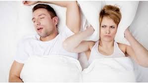 تحذير.. شخير شريك الحياة يضر بصحتك