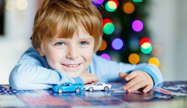 تعرف على خرافات ومغالطات حول الطفل الوحيد